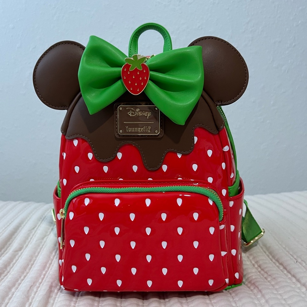 NWT Minnie Mouse Chocolate Dipped Strawberry Mini Loungefly Backpack